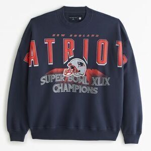 New England Patriots Graphic Crew Sweatshirt